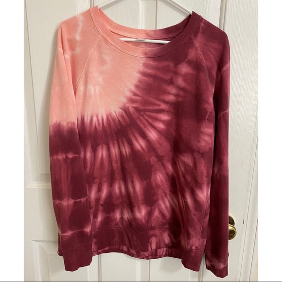 Old Navy Sweaters - Women’s tie-dye crew neck sweatshirt